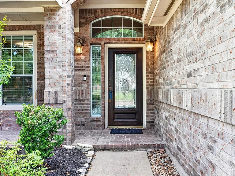 7603 Kenmark Ct — Photo 5