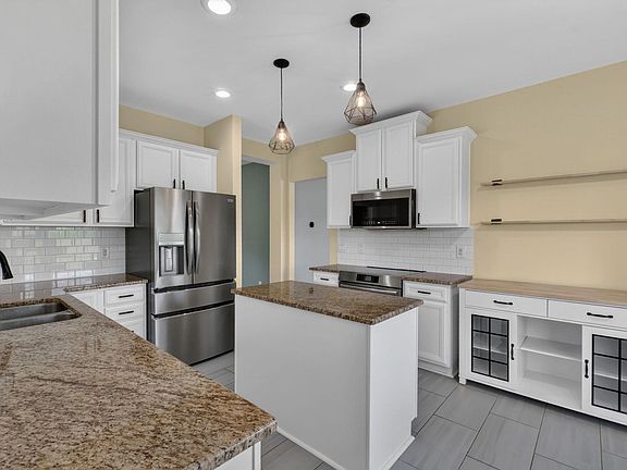 4th image of 742 White Hall Rd