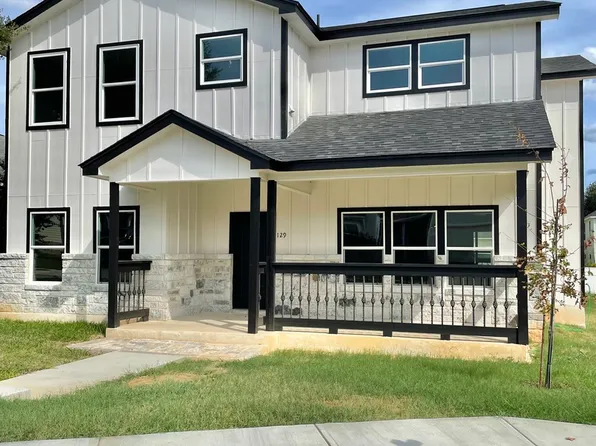 129 Lark Hill Rd, Floresville, TX 78114