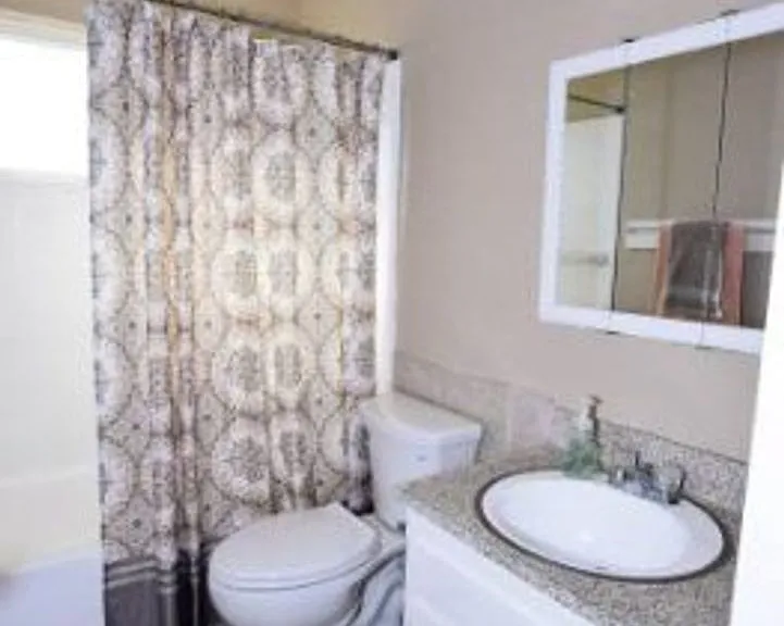Welcome Home to Garfield Manor — Photo 4
