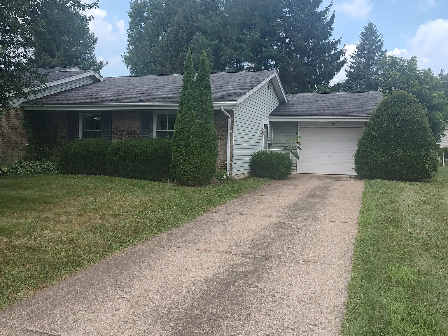 255 Otterbein Dr — Photo 1
