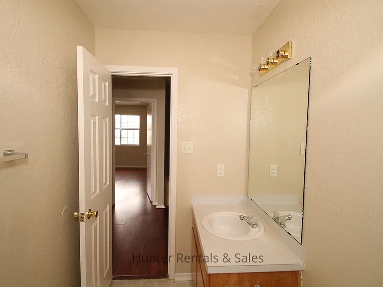 4504D Jeff Scott Dr — Photo 16