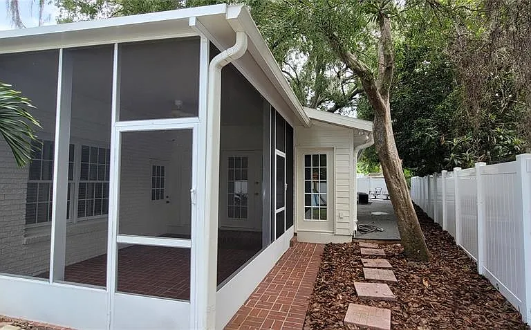 11212 Carrollwood Dr — Photo 102