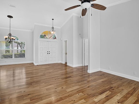 4th image of 1959 Water Ridge Drive