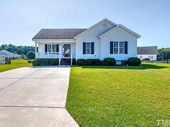 3rd image of 109 Castlebury Ct