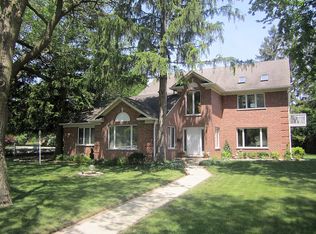 1122 W Wing St, Arlington Heights, IL 60005