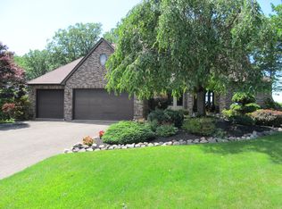 100 Oak Tree Ct, Erie, PA 16511