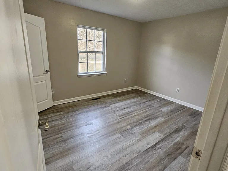 972 Crosby Ln — Photo 10