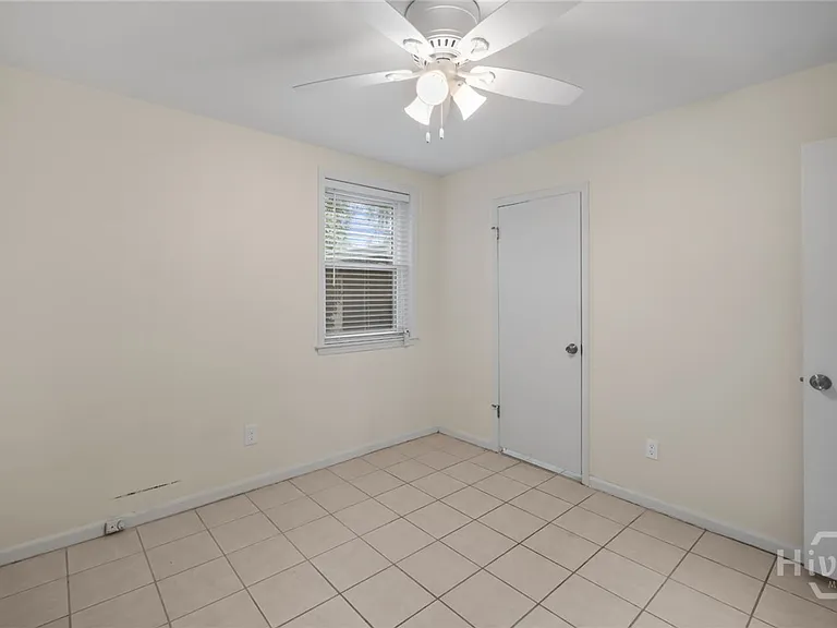 527 Red Oak Dr — Photo 17