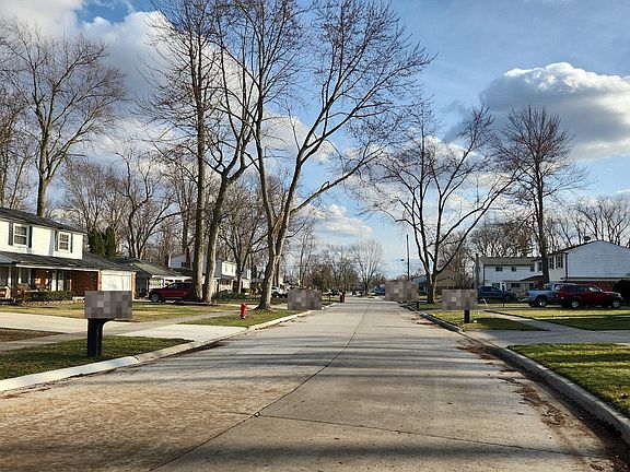 4th image of 8211 Denwood Dr
