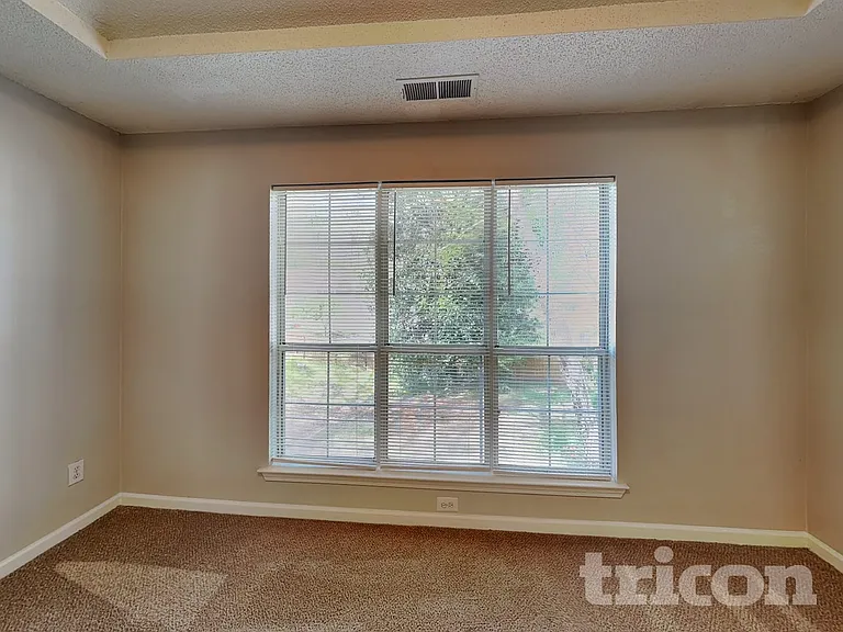 547 Horseshoe Cir — Photo 5