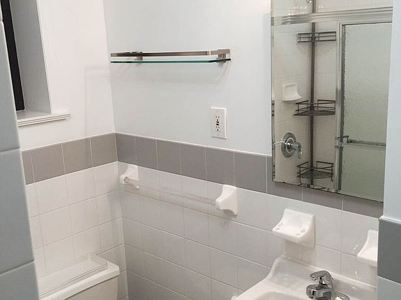 4th image of 248 E 2nd St APT 14