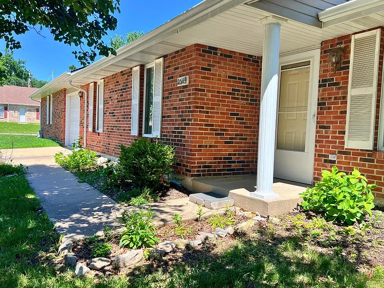 2509 Hollyhock Dr — Photo 5