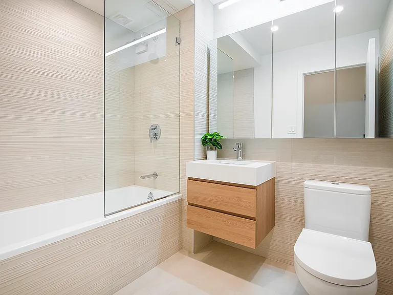 276 20th St #201 — Photo 7