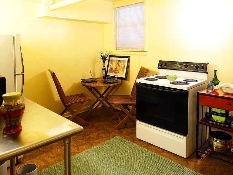 Kitchen w/ Eating Area