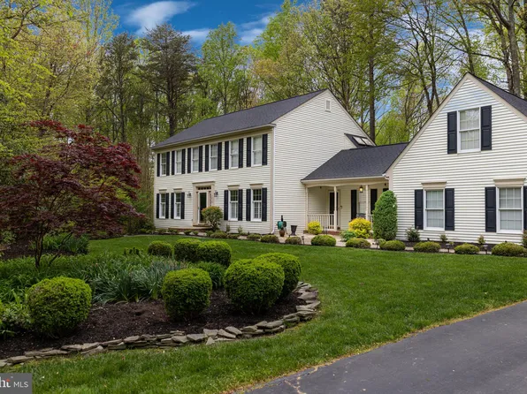 7418 S Reach Dr, Fairfax Station, VA 22039
