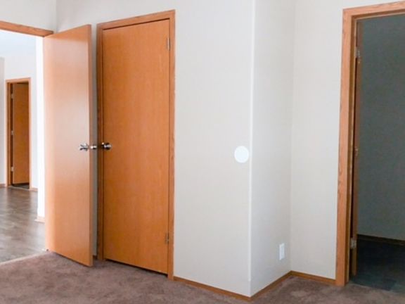 4th image of 62 Pine Dr E