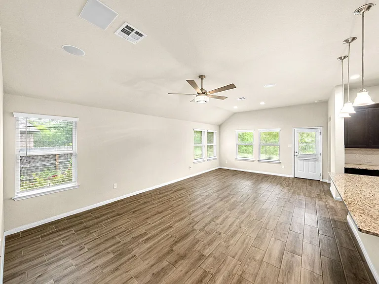 1507 Stony Island Dr — Photo 9