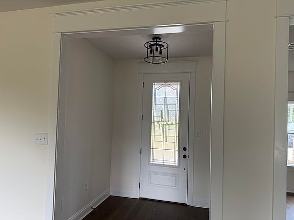 2nd image of 148 Chinquapin Ln