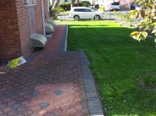 16422 78th Ave, Fresh Meadows, NY 11366