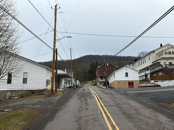 5th image of 8 E Hazel St
