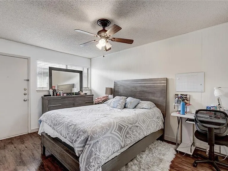 2200 San Gabriel St #303 — Photo 8