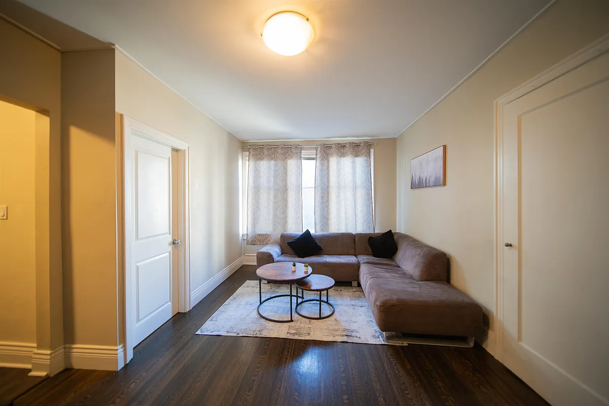 Building Photo - 935 Jervis St #9