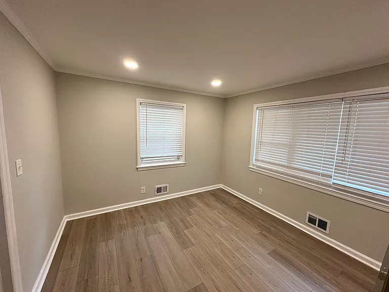 992 Shirley St SE — Photo 20