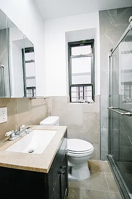 Rented by Monarch Realty Holdings | media 2