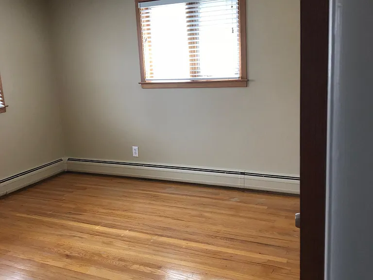 3891 Eastbourne Dr — Photo 8