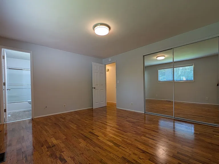 2425 Leyton Ln — Photo 22