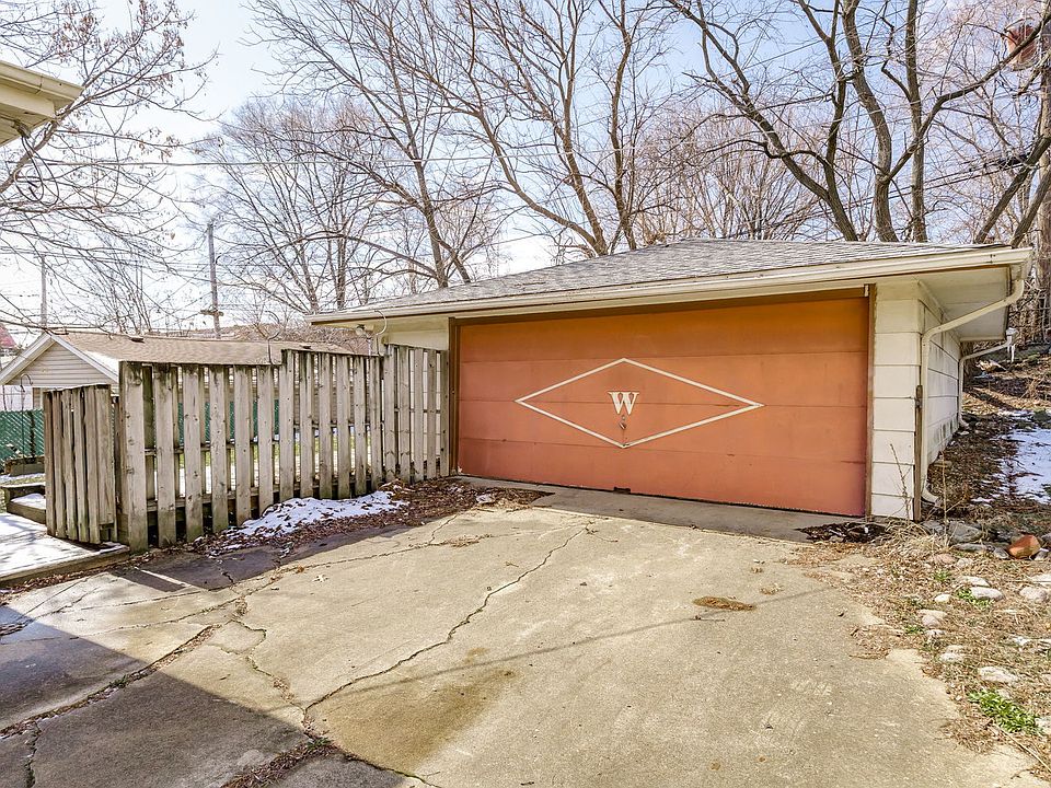 9430 S 81st Ave, Hickory Hills, IL 60457 | Zillow
