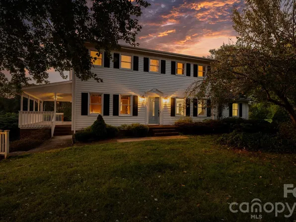 1522 Midland Dr, Hudson, NC 28638