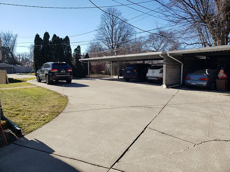 3105 Linwood Ave #1 — Photo 3