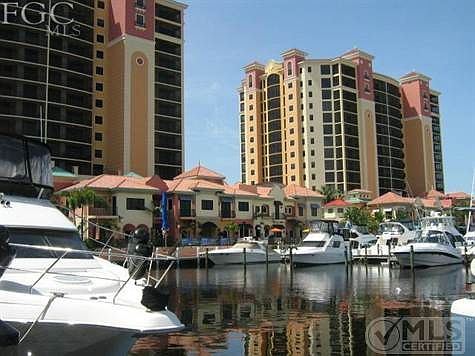 12th floor unit overooking the marina