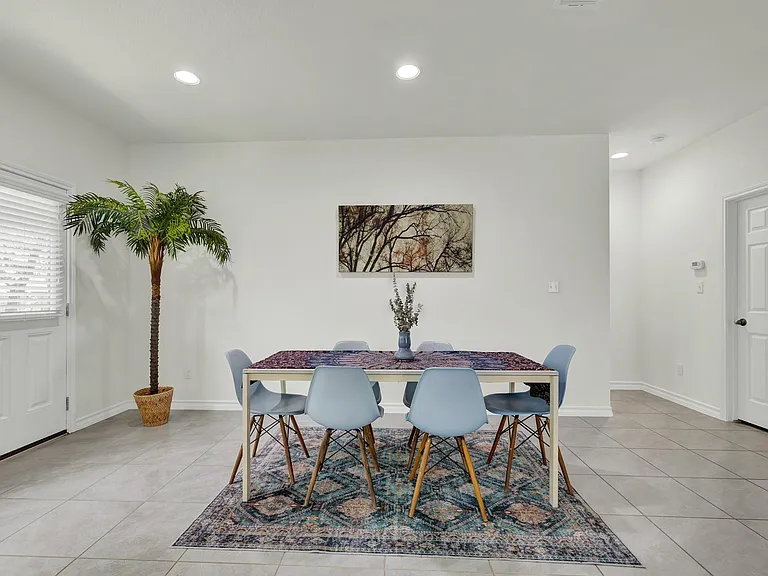 216 Mary Max Cir — Photo 7