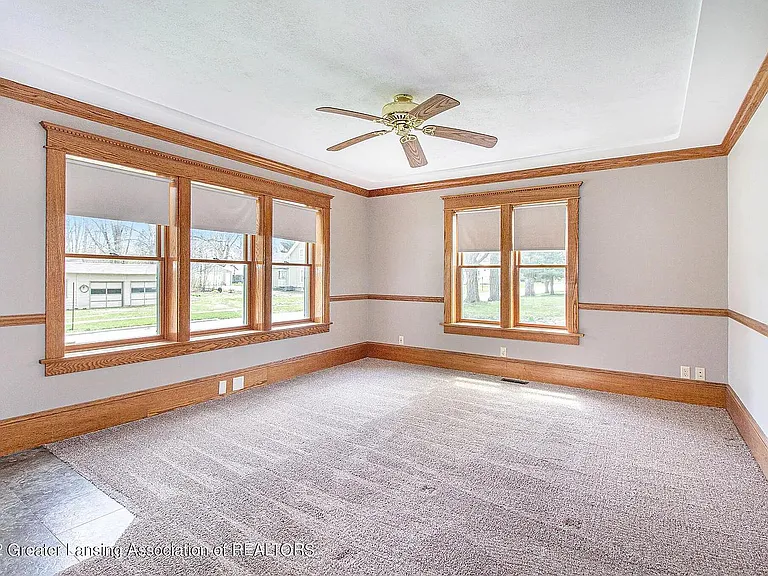 602 S Lansing St — Photo 3