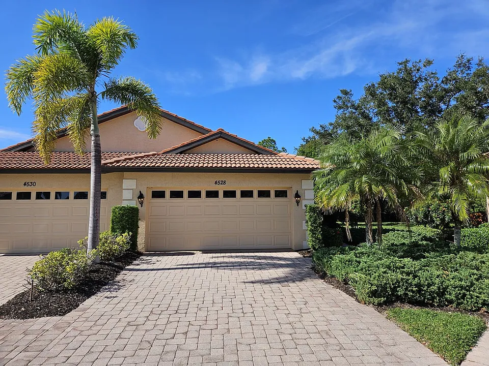 4528 Cancello Grande Ave