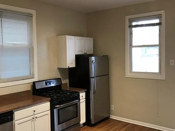 4th image of 2515 W Cortland St #1