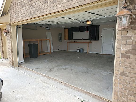 3rd image of 93 Apple Creek Dr