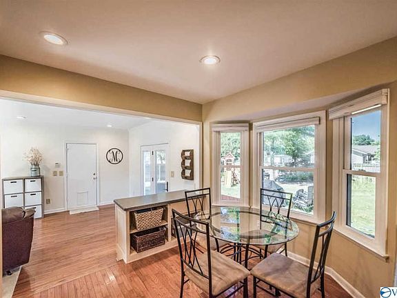 4th image of 10016 Greenview Dr SE