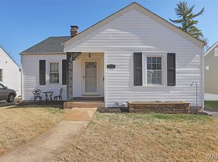 2712 Manderly Dr, Saint Louis, MO 63144