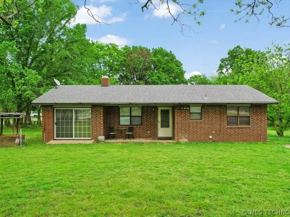 206 N 5th St, Milburn, OK 73450