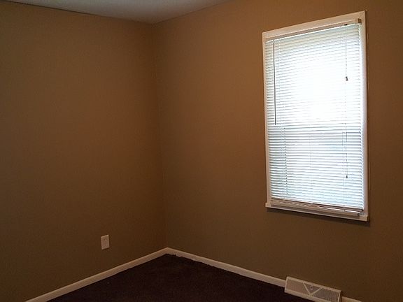 5th image of 8409 E 109th Ter