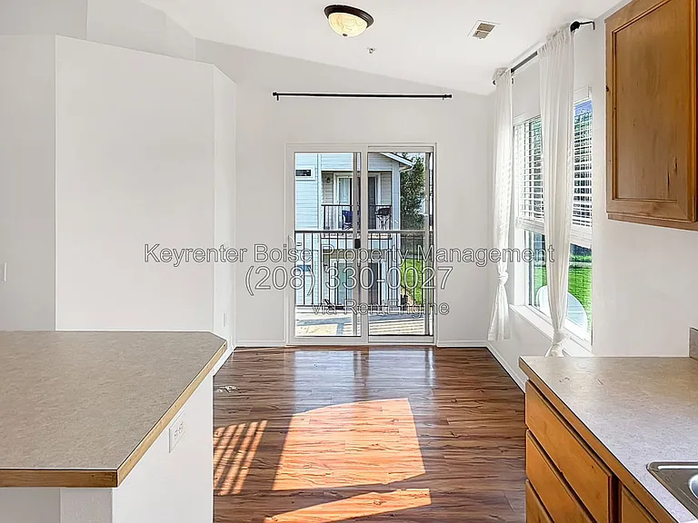 2111 E White Oak Ct #201 — Photo 11