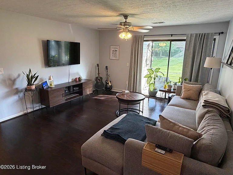 341 Piatt Pl #104 — Photo 4