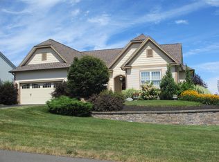 22 Sheldon Dr, Mechanicville, NY 12118