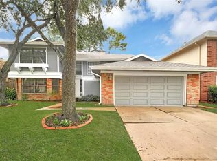 12818 Ashford Hills Dr, Houston, TX 77077