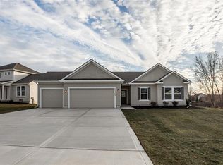 22470 S Jefferson St, Spring Hill, KS 66083