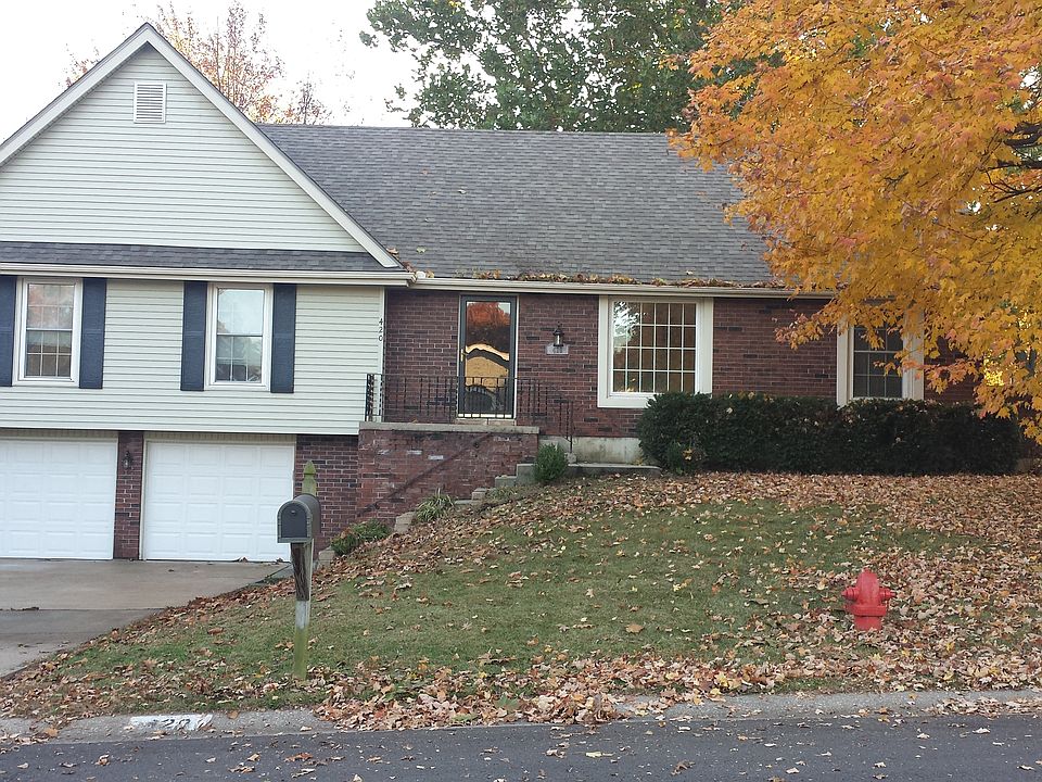 1st image of 420 NE Locust Dr